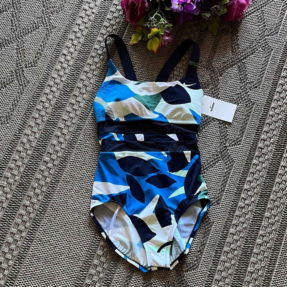 Nike Women’s One Piece in Blue and Black Size Small